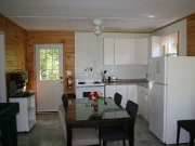 poplar-cabin-kitchen